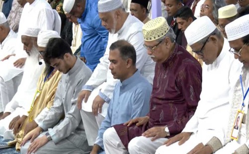 জাতীয় ঈদগাহ ময়দানে পবিত্র ঈদুল ফিতরের জামাতে রাষ্টপতি ও প্রধানমন্ত্রী
